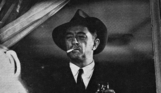 Philip Marlowe (Robert Mitchum)