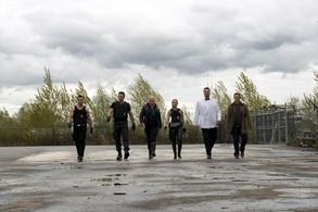 Aleks Paunovic, April Telek, Mike 'The Miz' Mizanin, Will Greenberg, Michael Hanus, and Francia Raisa in Christmas Bount