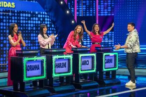 Dingdong Dantes, Carmi Martin, Sharlene San Pedro, Arci Muñoz, and Adrianna So in Family Feud Philippines (2022)