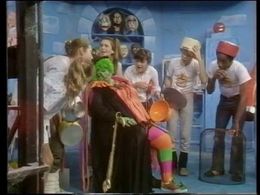 Emma Louise Fox, Carol Lee Scott, Emma Whitlock, Mark Bishop, and Anthony Hosier in Emu's World (1982)