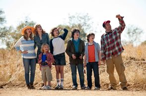 Drew Barrymore, Adam Sandler, Bella Thorne, Kyle Red Silverstein, Emma Fuhrmann, Braxton Beckham, and Alyvia Alyn Lind i