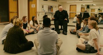 Marietta DePrima, Stephen McKinley Henderson, Laura Marano, Saoirse Ronan, Lucas Hedges, Beanie Feldstein, and John Karn