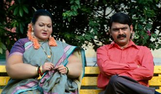 Makarand Anaspure and Trupti Bhoir in Agadbam (2010)
