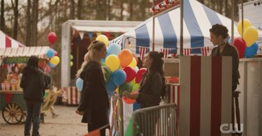 Jenny Boyd as Lizzie Saltzman, Danielle Rose Russell as Hope Michkaelson, and Kayla Gibson as the Ticket Taker in 
