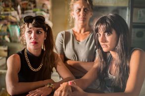 Nóra Trokán, Irma Milovic, Lia Pokorny in The Well