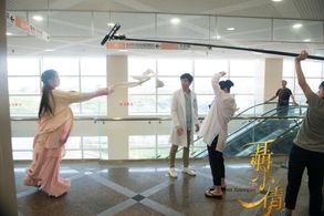 Morning Tzu-Yi Mo, Annie Chen, and Sylvia Hsieh in Nie Xiaoqian (2016)