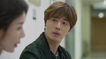 Il-Woo Jung in Cinderella and the Four Knights (2016)