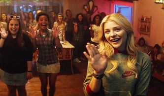 Chloë Grace Moretz, Beanie Feldstein, Hanna Oldenburg, and Kiersey Clemons in Neighbors 2: Sorority Rising (2016)