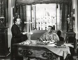 Francisco Jambrina and José María Linares-Rivas in Lodo y armiño (1951)