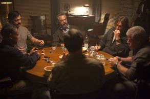 Ron Perlman, Giancarlo Esposito, Ron Eldard, Titus Welliver, and Beau Mirchoff in Poker Night (2014)