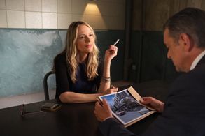 Peggy Lipton and Timothy Omundson in Psych (2006)