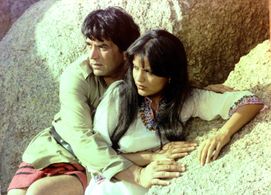 Dharmendra and Zeenat Aman in Shalimar (1978)