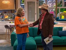 Darrell Hammond and Ellen Ratner in Bizaardvark (2016)