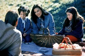 Demi Moore and Eloise Eonnet in Passion of Mind (2000)
