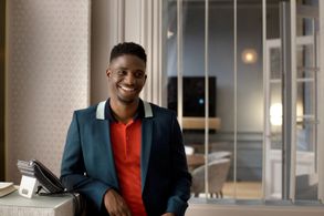 Samuel Arnold in Emily in Paris (2020)