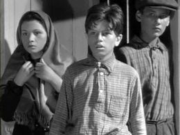 Aleksandr Putko, Mariya Vinogradova, and Aleksandr Kuznetsov in Sibiryaki (1940)