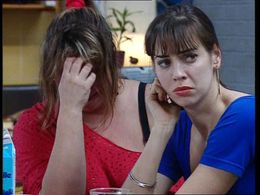 Maya van den Broecke and Marjolein Keuning in Vrouwenvleugel (1993)