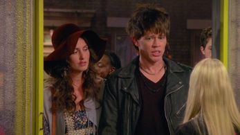 Brian Lee Franklin, Liz Carey, and Beth Behrs in 2 Broke Girls (2011)