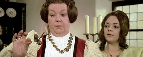 Carola Braunbock and Dana Hlavácová in Three Wishes for Cinderella (1973)