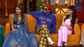 Jacqueline Fernandez, Ranveer Singh, and Pooja Hegde in The Kapil Sharma Show: Magic of Cirkus continues (2022)