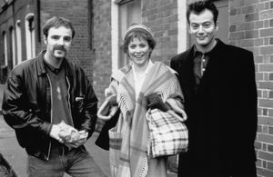 Anna Friel and Barry McEvoy in An Everlasting Piece (2000)