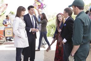 David Boreanaz, Emily Deschanel, Ronnie Steadman, Alex Weed, and Melinda Dahl in Bones (2005)