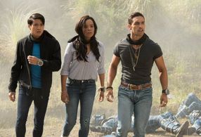 Zoë Robins, Peter Adrian Sudarso, and Jordi Webber in Power Rangers Ninja Steel (2017)