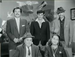 Efgan Efekan, Vahi Öz, Öztürk Serengil, Mualla Sürer, and Ahmet Tarik Tekçe in Ne seker sey (1962)