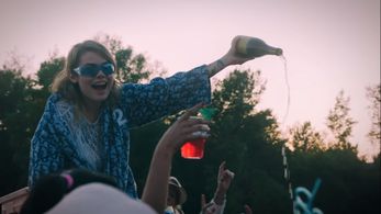 Coeur de pirate in Coeur de pirate: Femme like U (2019)