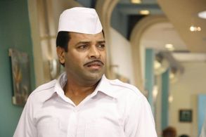 Bharat Jadhav in Aamhi Chamakate Taare (2012)