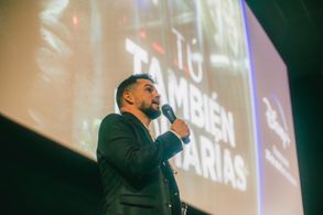 TÚ TAMBIÉN LO HARÍAS produced by Legendary Pictures