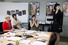 Kimmy Gatewood, Krysten Ritter, Tommy Snider, and Amie Farrell in Don't Trust the B---- in Apartment 23 (2012)