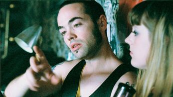 John Hensley and Nicole Swahn in Teeth (2007)