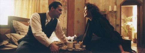 Marion Cotillard and Jean-Pierre Martins in La Vie En Rose (2007)