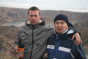 Akan Satayev and Andrey Merzlikin in Strayed (2009)