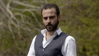 Erkan Kolçak Köstendil in Çukur (2016)