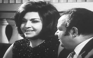 Turan Mehrzad and Reza Abdi in The Window (1970)