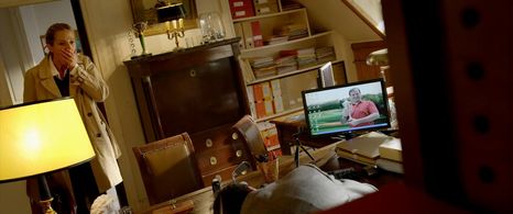 Philippe Uchan and Sandrine Kiberlain in 9-Month Stretch (2013)