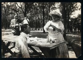 James Lackaye, Hughie Mack, Kate Price, and Josie Sadler in The Coming of Gretchen (1913)