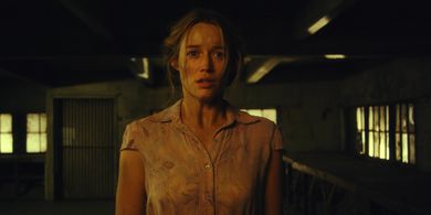Sarah Dumont in BAB (2020)