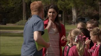 Modern Family Se 7, Ep 2: The Day Alex Left for College Dir. Jeffrey Walker Jesse Tyler Ferguson, Brittani Ebert