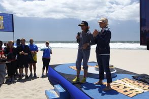 Alison Sweeney and Jillian Michaels in The Biggest Loser (2004)