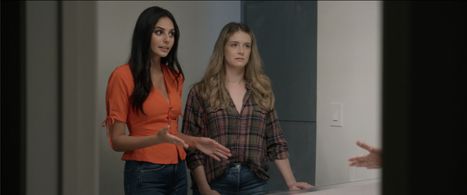 Pardis Saremi and Deidre Scott in Shonda (2021)