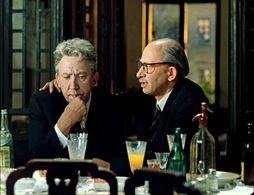 Evgeniy Evstigneev and Yuriy Nikulin in Stariki-razboyniki (1972)