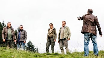 Andreas Bittl, Michael Brandner, Katharina Müller-Elmau, Christian Tramitz, and Isaak Dentler in Hubert ohne Staller (20