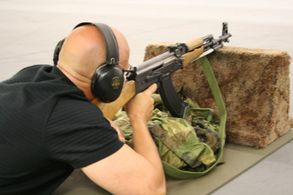 Richard Machowicz in FutureWeapons (2006)