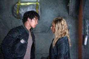Eliza Taylor and Bob Morley in The 100 (2014)