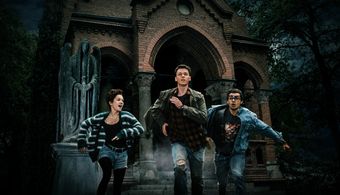 Lea Drinda, Zoran Korach, and Jeremias Meyer in The Gryphon