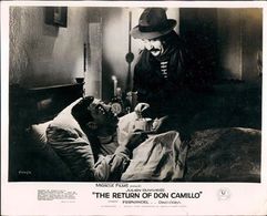 Gino Cervi and Fernandel in The Return of Don Camillo (1953)