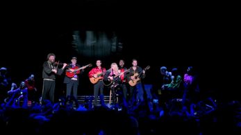 Madonna, Kevin Antunes, Monte Pittman, Arkady Gips, Vadim Kolpakov, Brian Frasier-Moore, and Alexander Kolpakov in Madon